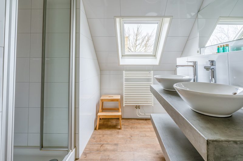 11 Kamperfoelie 87 Texel - badkamer (1)-2