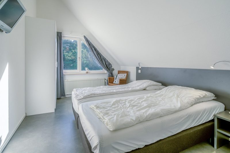 10 Kamperfoelie 93 Texel - slaapkamer (3)-2