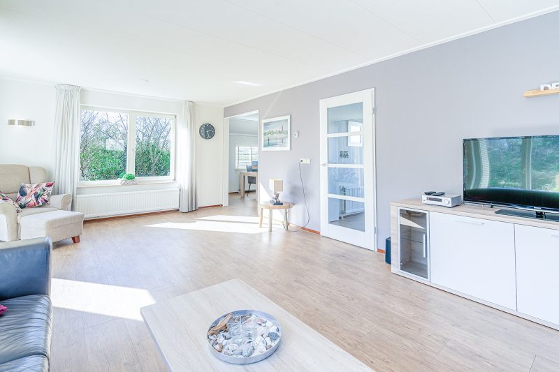 4 Kamperfoelie 95 Texel - woonkamer (3)