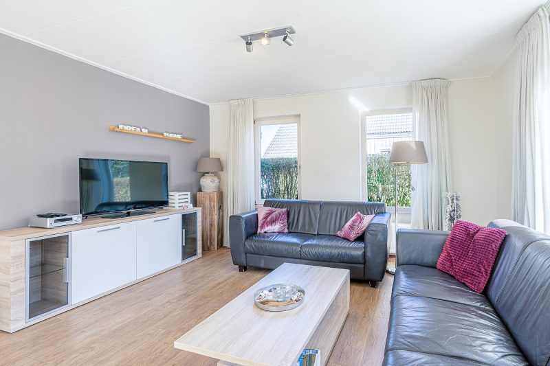 3 Kamperfoelie 95 Texel - woonkamer (2)
