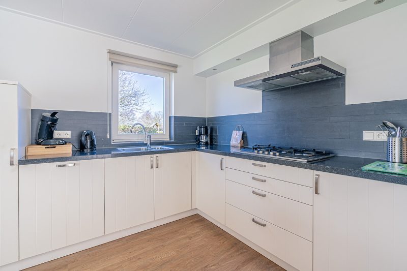 7 Kamperfoelie 95 Texel - keuken