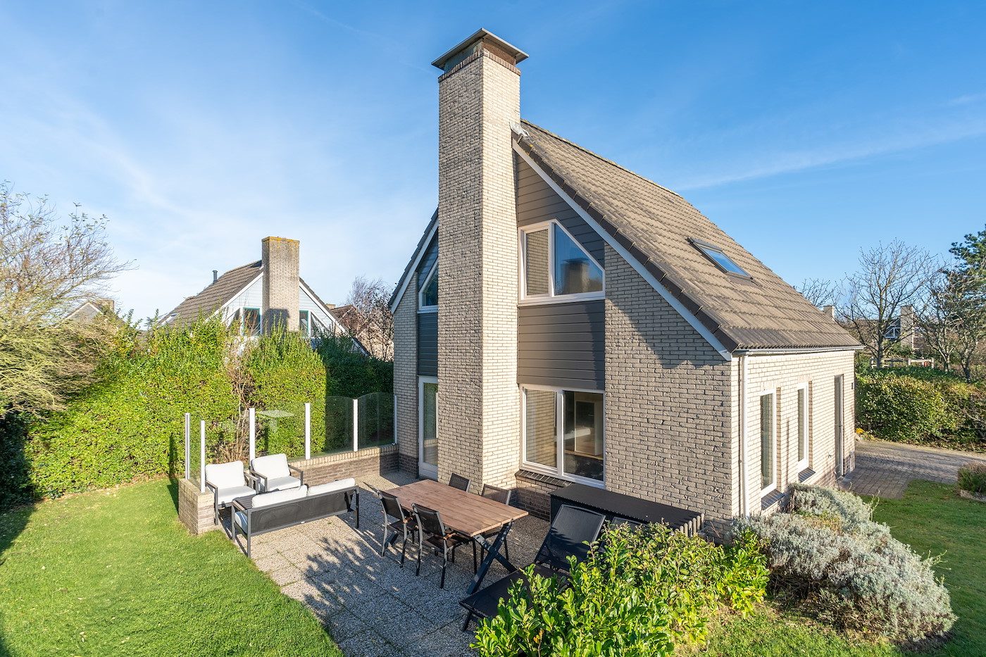 1 Kamperfoelie 97 Texel - Tuin (2)