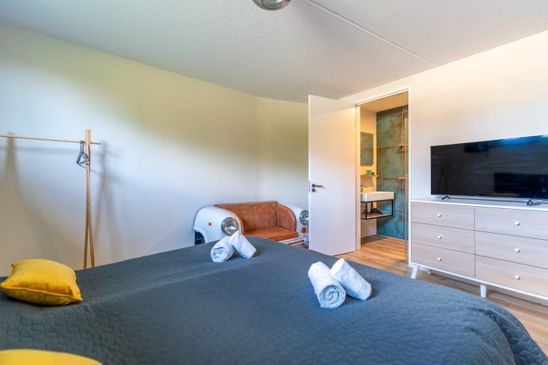 11 Natuurvilla waalerburght 14 Texel - Slaapkamer 1 (3)