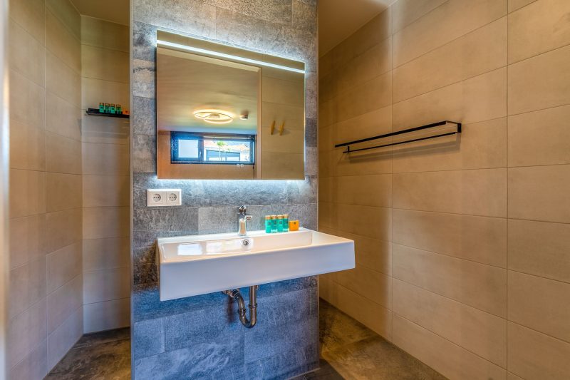 12 Natuurvilla waalerburght 16 Texel - Slaapkamer 1 (4)