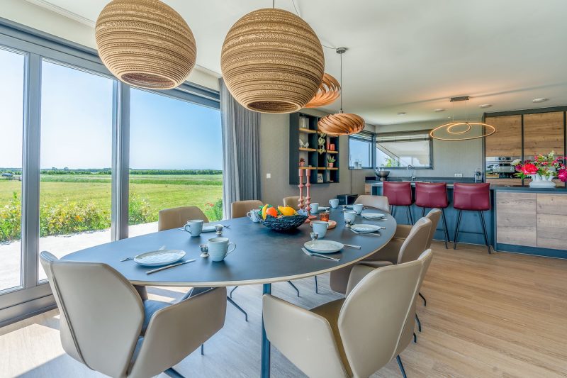6 Natuurvilla waalerburght 16 Texel - Eettafel (2)