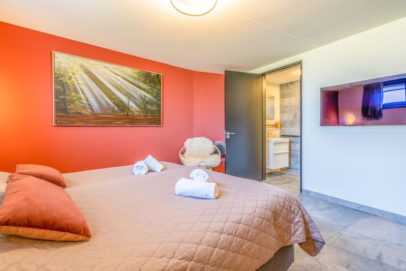 11 Natuurvilla waalerburght 18 Texel - Slaapkamer 1 (2)