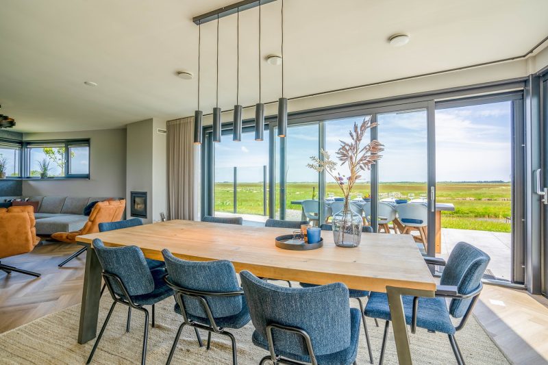 7 Natuurvilla waalerburght Texel - Eettafel (2)