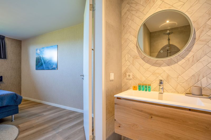 12 Natuurvilla waalerburght Texel - Slaapkamer 1 (4)