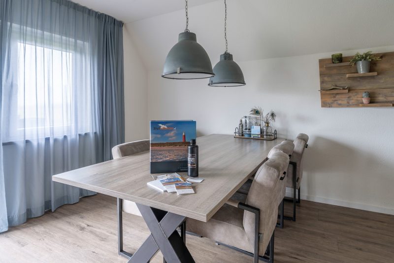 6 Nieuwlanderweg 77 Texel - Eettafel