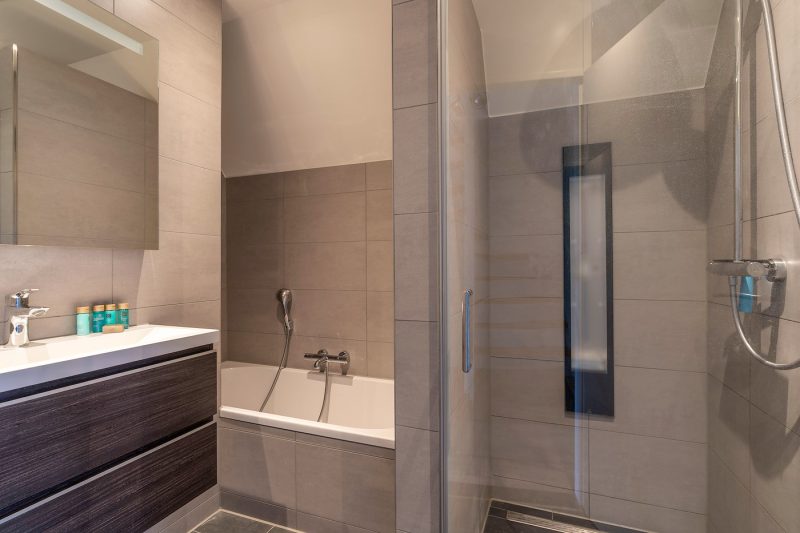 11 Nieuwlanderweg 77 Texel - badkamer