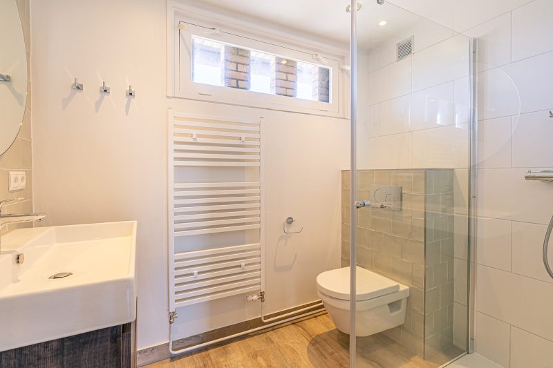 11 Ruijslaan 13 a Texel - Badkamer (1)
