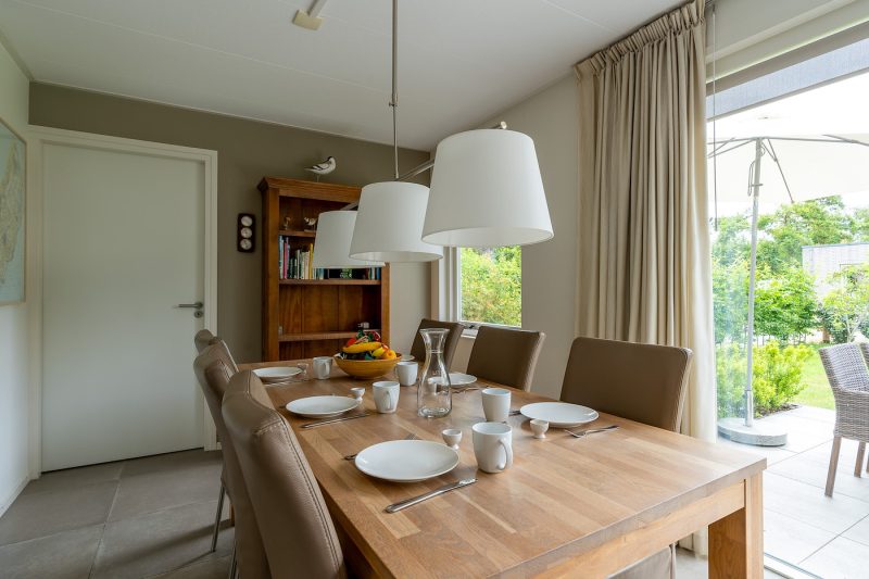 8 Tempeliersweg 23 Texel - Eettafel (1)